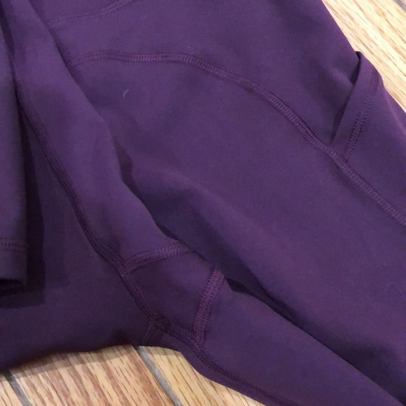 Lulu🍋 Cassis Invigorate Crop 23” size 6 everlux EUC - Picture 7 of 11
